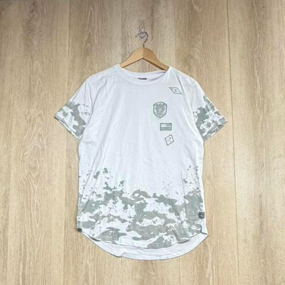 Southpole Men's White and Green T-shirt
